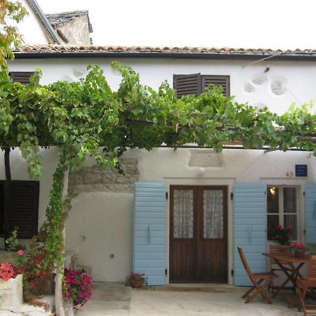 Holiday Home Trostova Kuca Pazin Szoba fotó