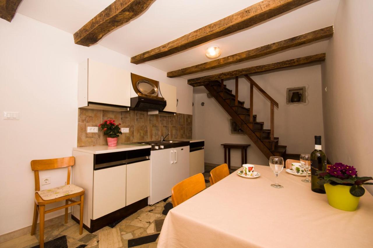 Holiday Home Trostova Kuca Pazin Kültér fotó